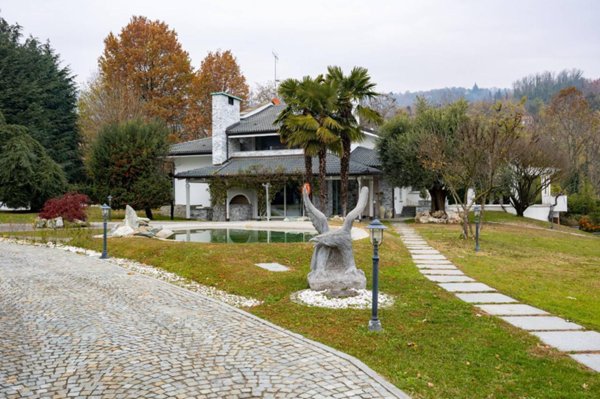 casa indipendente in vendita a Moncalieri in zona Revigliasco