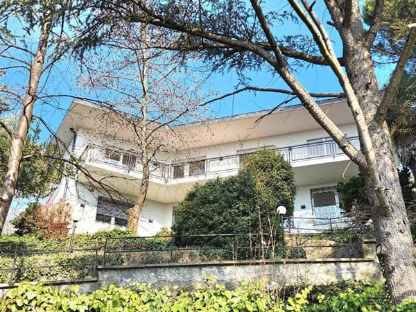 casa indipendente in vendita a Moncalieri in zona Revigliasco