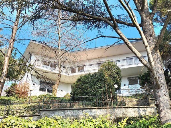casa indipendente in vendita a Moncalieri in zona Revigliasco