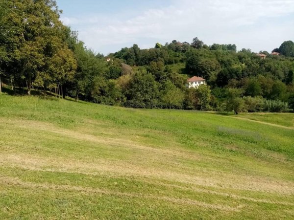 negozio in vendita a Moncalieri in zona Revigliasco