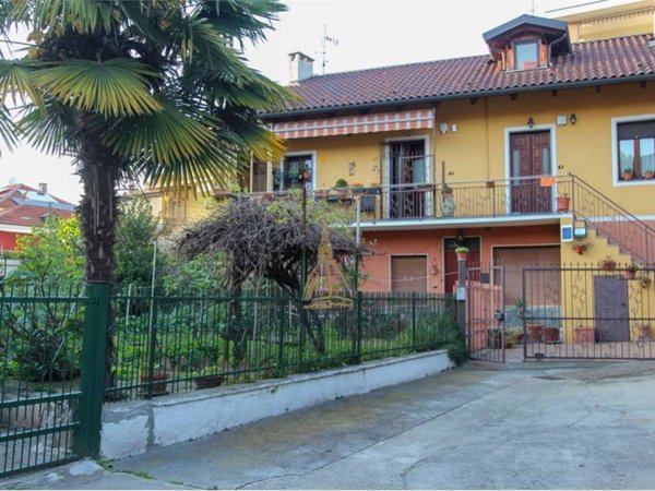appartamento in vendita a Moncalieri in zona Testona