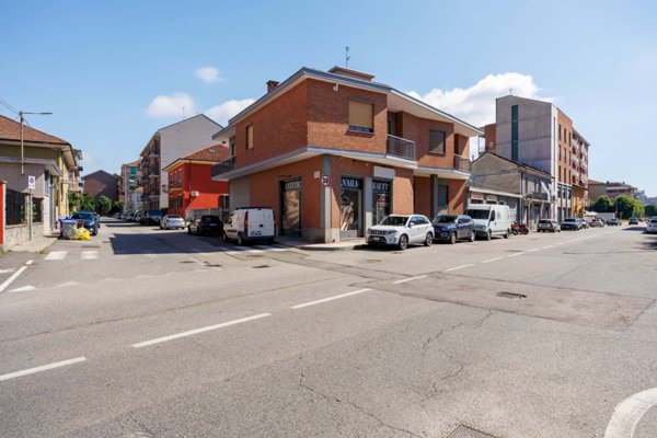 negozio in vendita a Moncalieri