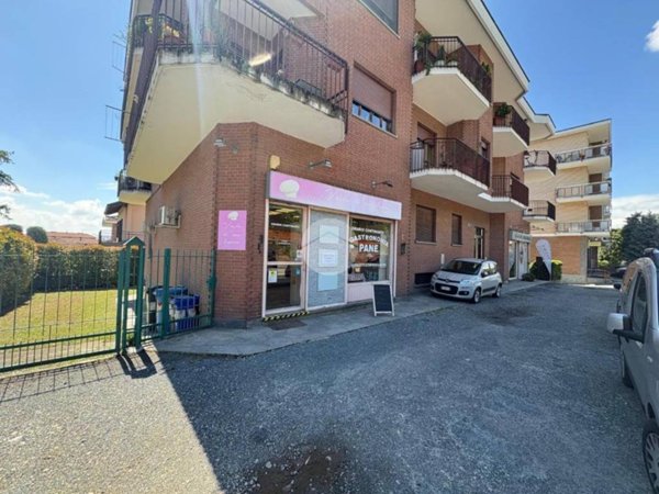 negozio in vendita a Moncalieri in zona Testona