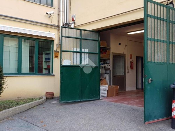 locale commerciale in vendita a Moncalieri