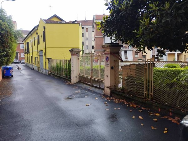 locale di sgombero in vendita a Moncalieri