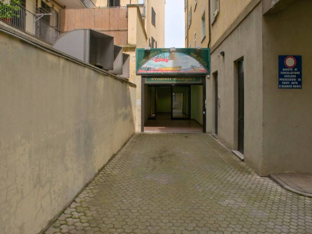 negozio in vendita a Moncalieri