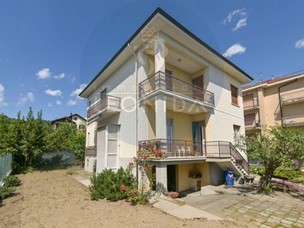 casa indipendente in vendita a Moncalieri in zona Revigliasco