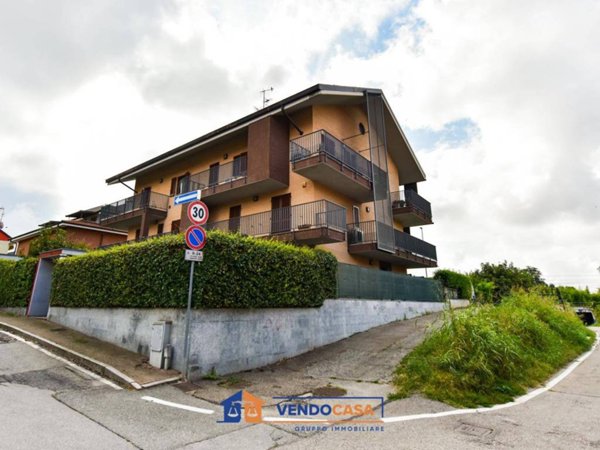appartamento in vendita a Moncalieri in zona Testona