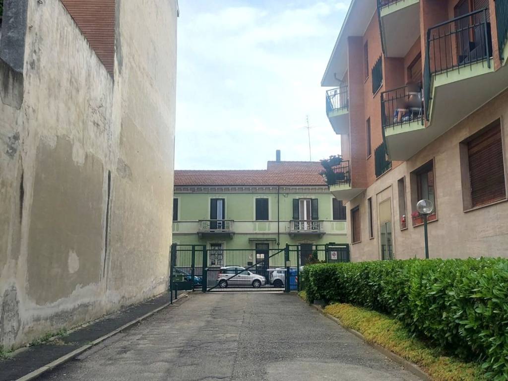 locale commerciale in vendita a Moncalieri