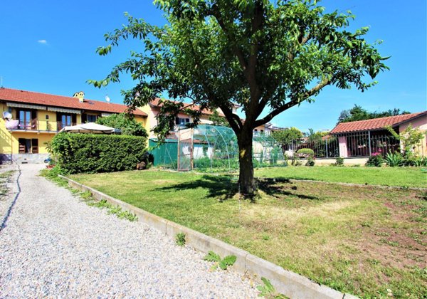 casa indipendente in vendita a Moncalieri in zona Testona