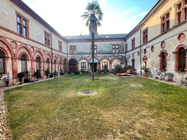 appartamento in vendita a Moncalieri in zona Revigliasco