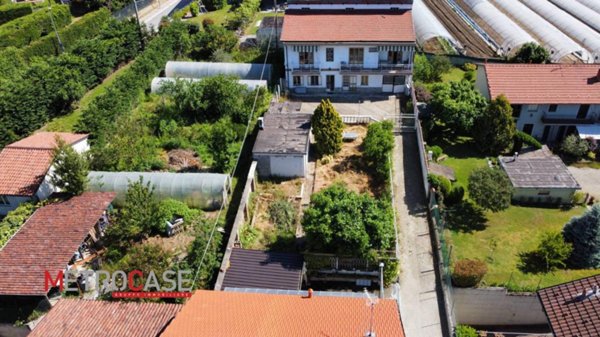 casa indipendente in vendita a Moncalieri in zona Testona