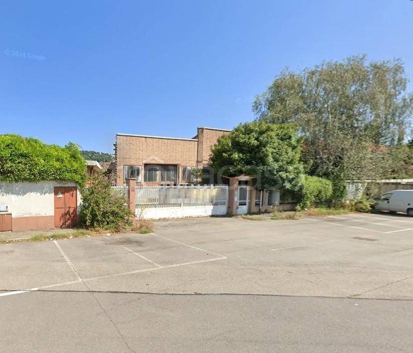 locale di sgombero in vendita a Moncalieri