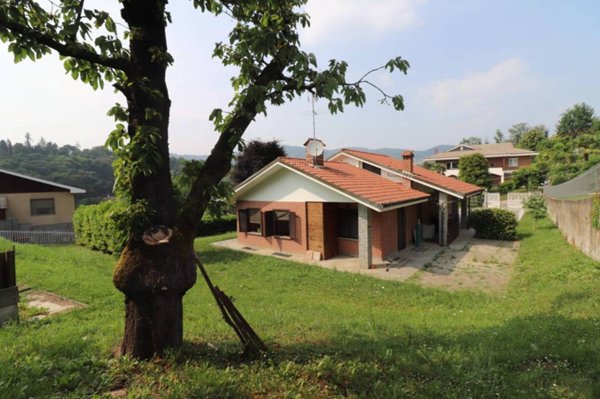 casa indipendente in vendita a Moncalieri in zona Revigliasco