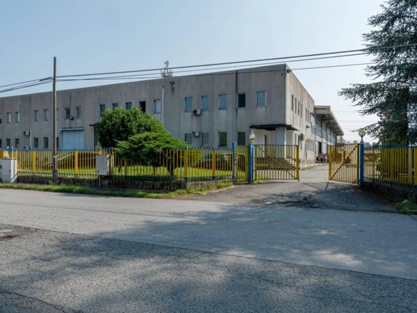 capannone in vendita a Moncalieri