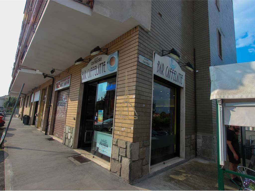 negozio in vendita a Moncalieri in zona Testona