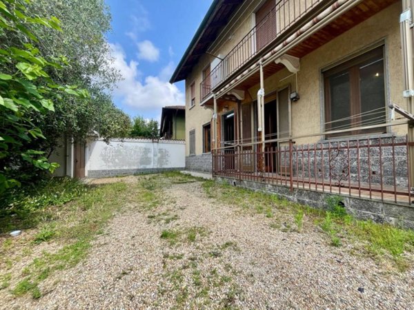 casa indipendente in vendita a Moncalieri in zona Testona