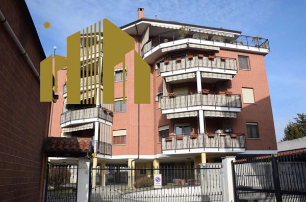 negozio in vendita a Moncalieri in zona Testona