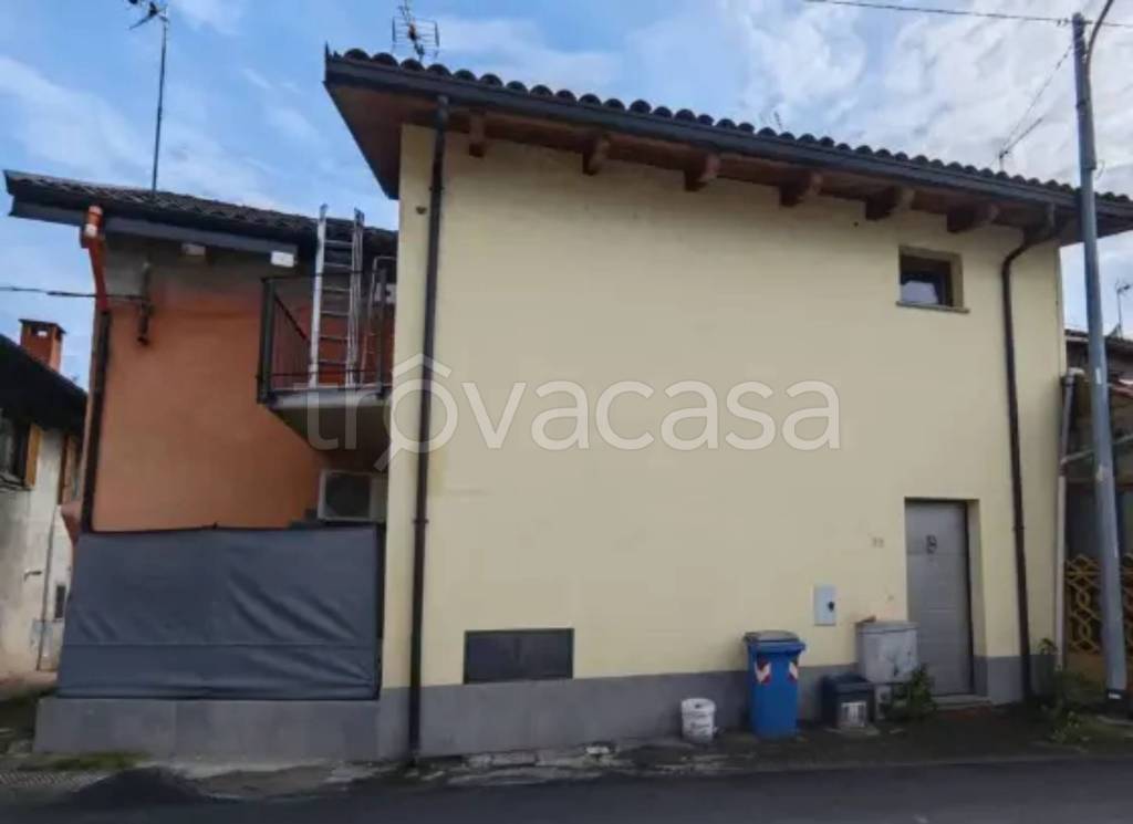 casa indipendente in vendita a Moncalieri in zona Barauda