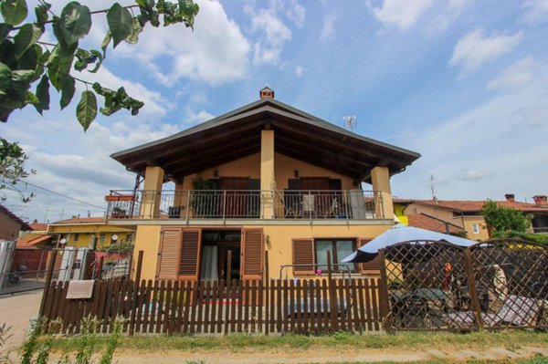 casa indipendente in vendita a Moncalieri in zona Tagliaferro