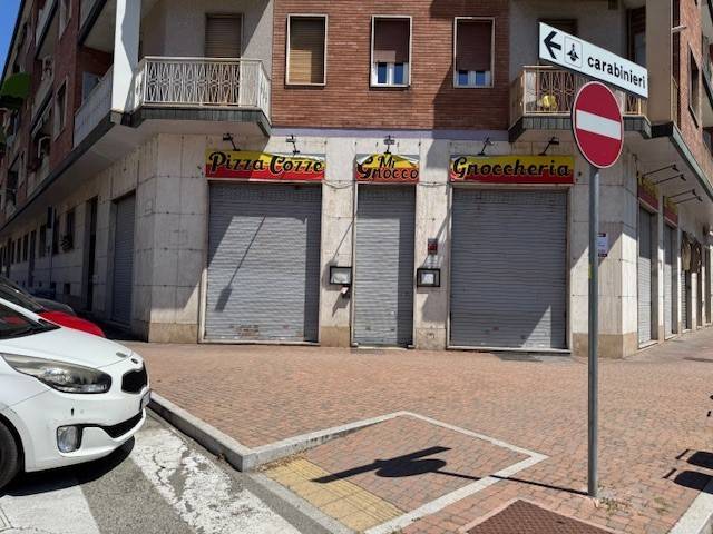 negozio in vendita a Moncalieri