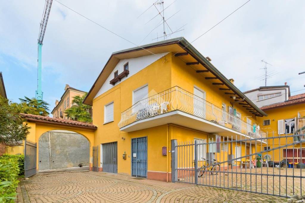 appartamento in vendita a Moncalieri in zona Revigliasco