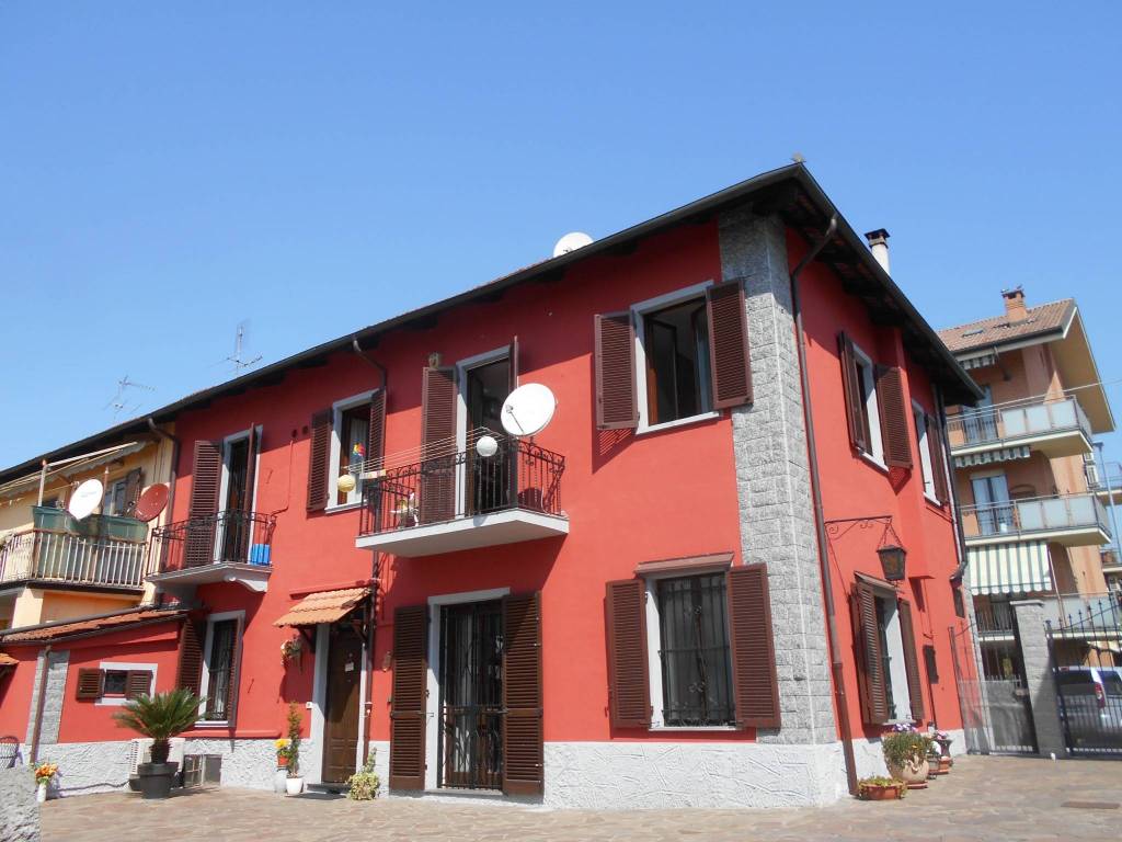 casa indipendente in vendita a Moncalieri in zona Testona