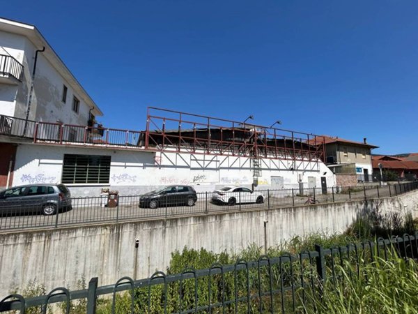 negozio in vendita a Moncalieri in zona Testona