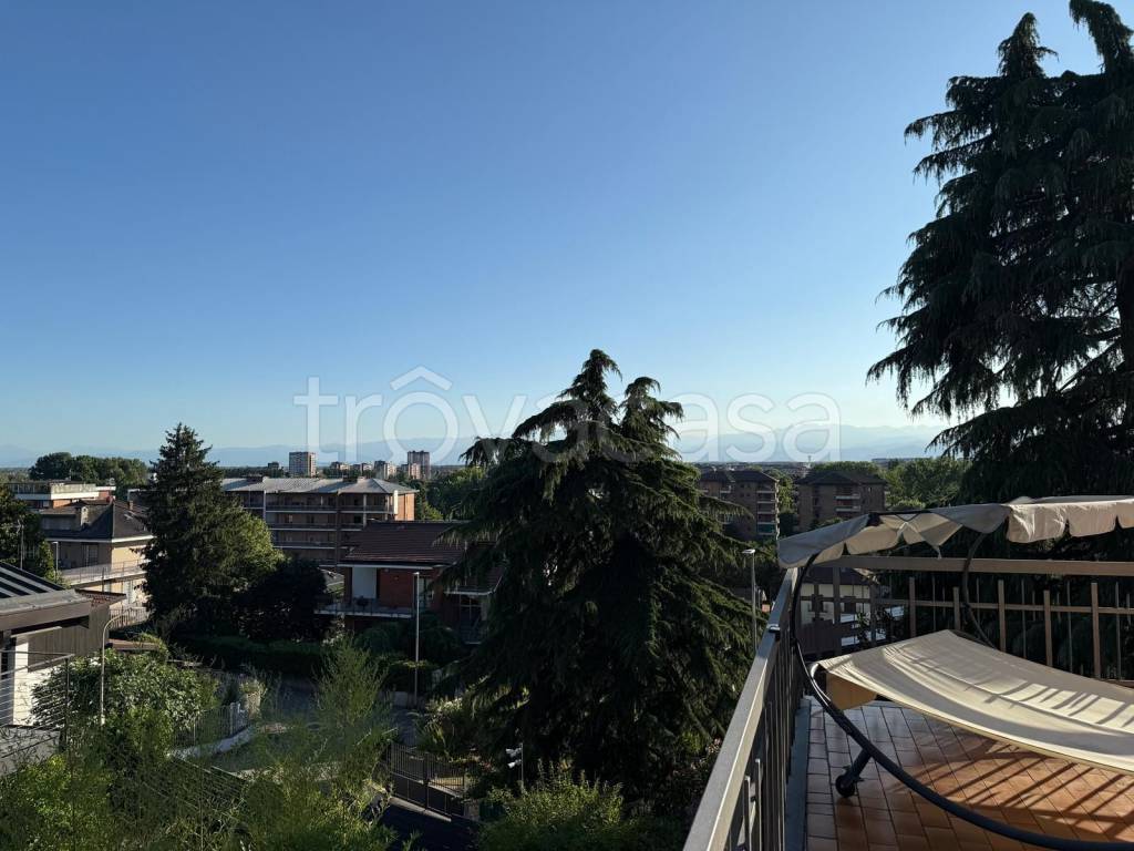 casa indipendente in vendita a Moncalieri in zona Boccia d'Oro