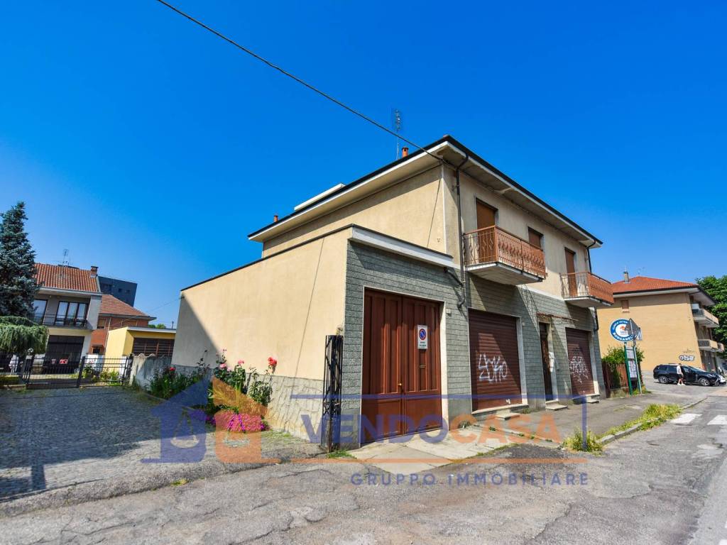casa indipendente in vendita a Moncalieri in zona Testona