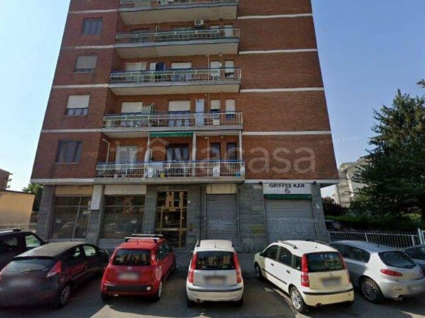 negozio in vendita a Moncalieri