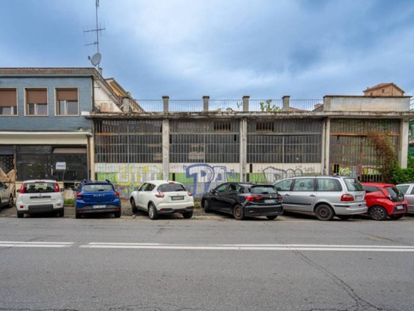 capannone in vendita a Moncalieri