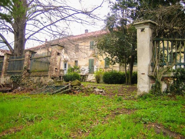 casale in vendita a Moncalieri in zona Testona