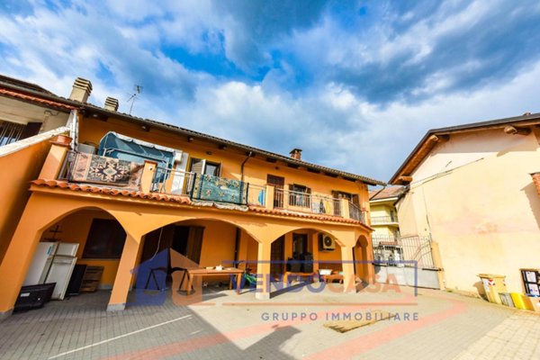 casa indipendente in vendita a Moncalieri in zona Barauda