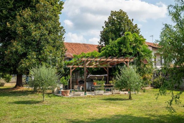 casa indipendente in vendita a Moncalieri in zona Barauda