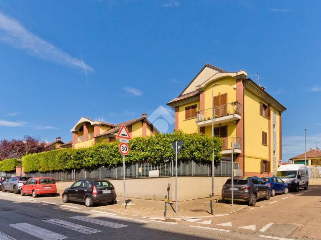 casa indipendente in vendita a Moncalieri in zona Testona