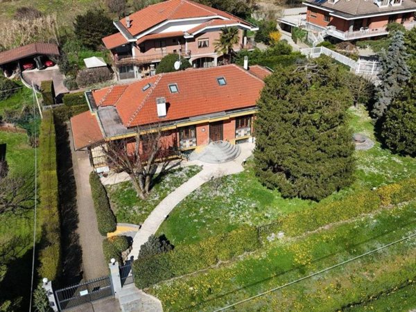 casa indipendente in vendita a Moncalieri in zona Revigliasco