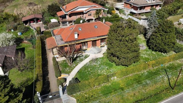 casa indipendente in vendita a Moncalieri in zona Revigliasco