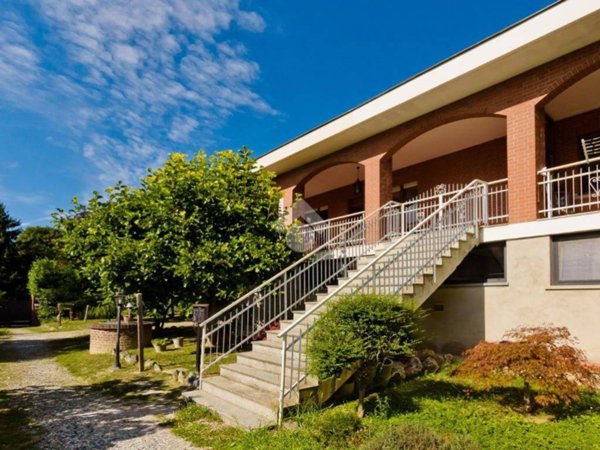 casa indipendente in vendita a Moncalieri in zona Testona