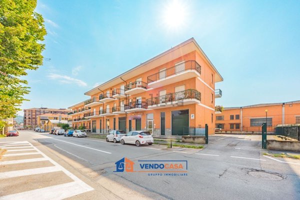locale commerciale in vendita a Moncalieri