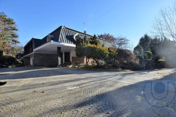 casa indipendente in vendita a Moncalieri in zona Revigliasco
