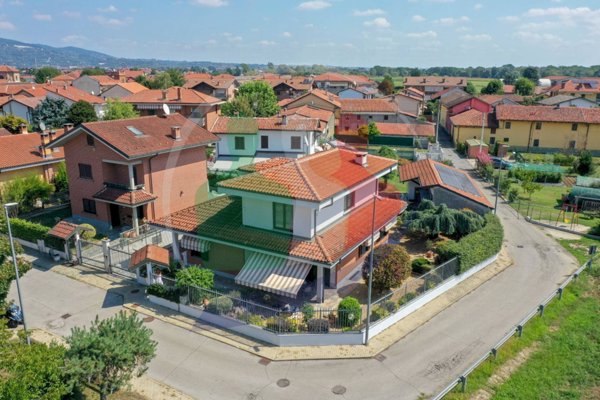 casa indipendente in vendita a Moncalieri in zona Tetti Rolle