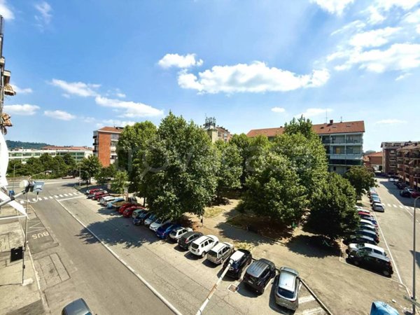 appartamento in vendita a Moncalieri in zona Borgo San Pietro