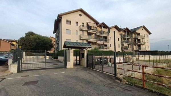 negozio in vendita a Moncalieri in zona Moriondo