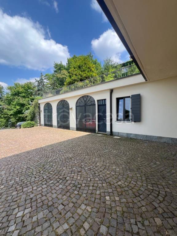 casa indipendente in vendita a Moncalieri in zona Revigliasco