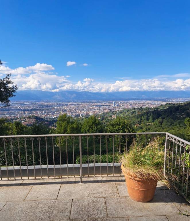casa indipendente in vendita a Moncalieri in zona Revigliasco