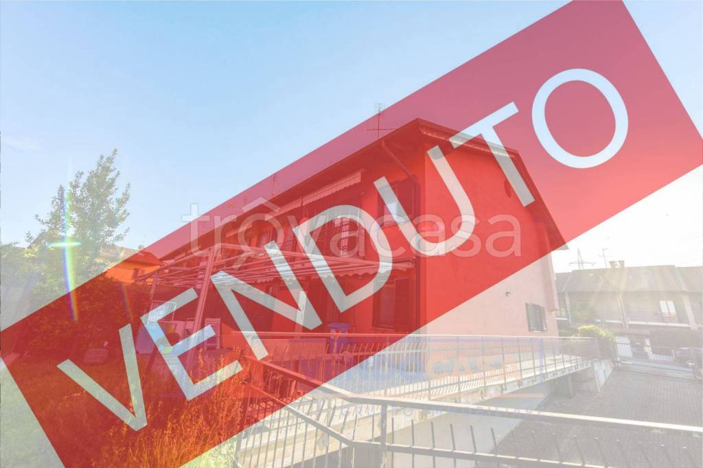 casa indipendente in vendita a Moncalieri in zona Tetti Piatti