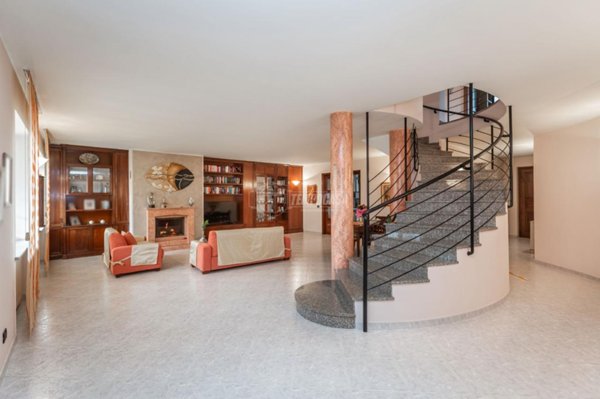 casa indipendente in vendita a Moncalieri in zona Tagliaferro