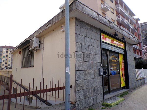 locale commerciale in vendita a Moncalieri