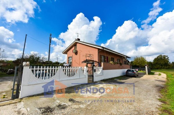casa indipendente in vendita a Moncalieri in zona Tetti Piatti